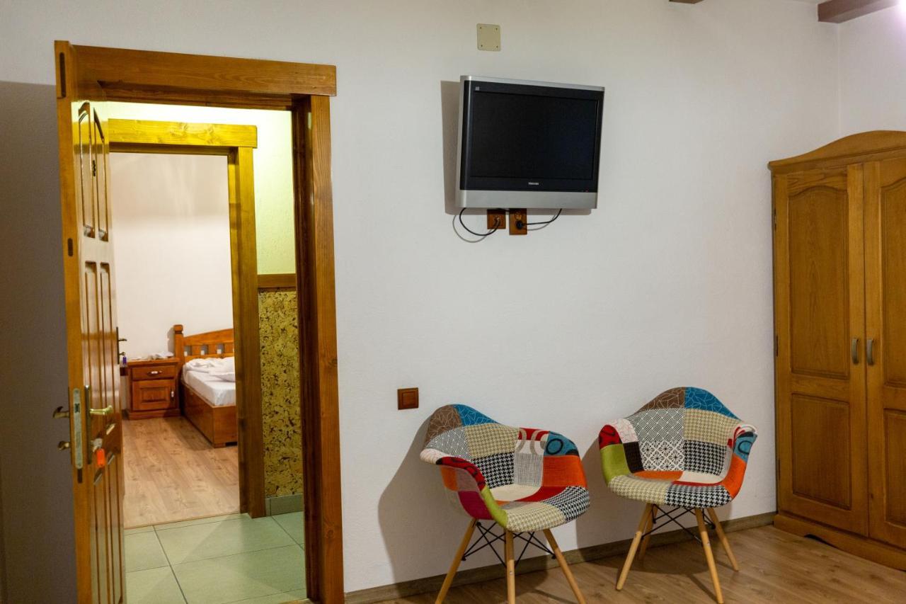 Conacul De Sub Munte Villa Novaci-Straini Exterior photo